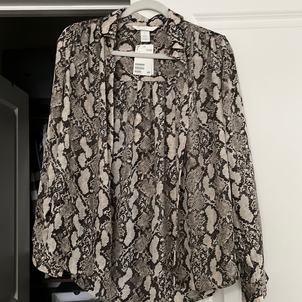 Snake print women’s 6